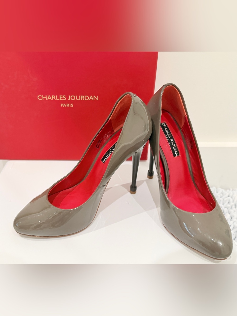 Charles Jourdan Gray Patent Leather Stiletto Pumps with Red Lining
